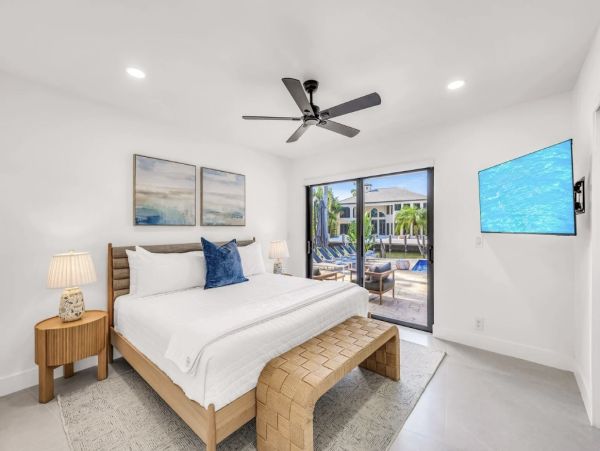 Luxurious Waterfront Property in Fort Lauderdale - Ideal for Families